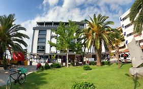 Extravagant Hotel Avsa